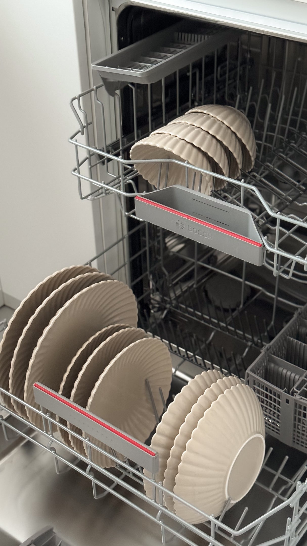 Lotus Beige Flower Teller-Set